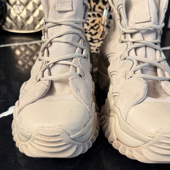 Converse Beige High-Top Women's Sneakers - Picture 9 of 9